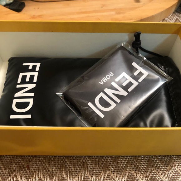 Authentic - Picture 4 of 4